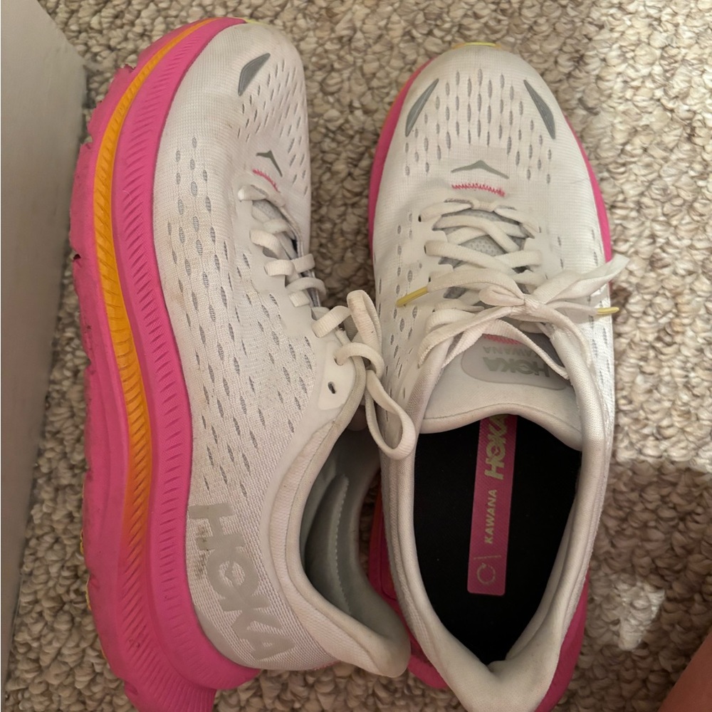 Women’s 8.5 Hoka Kawana - Lightly used